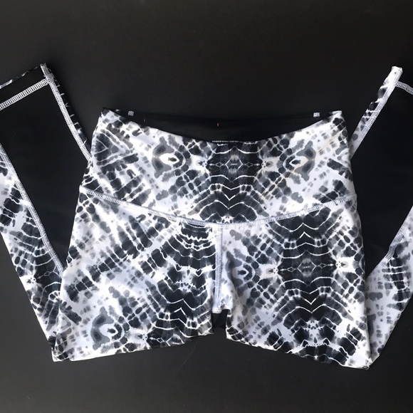 Victoria's Secret Pants - Victoria’s Secret VSX Sport cropped legging xs